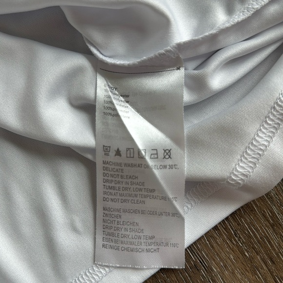 Baleaf white long sleeve polyester shirt. Men’s size small. Like new condition. - Picture 4 of 5